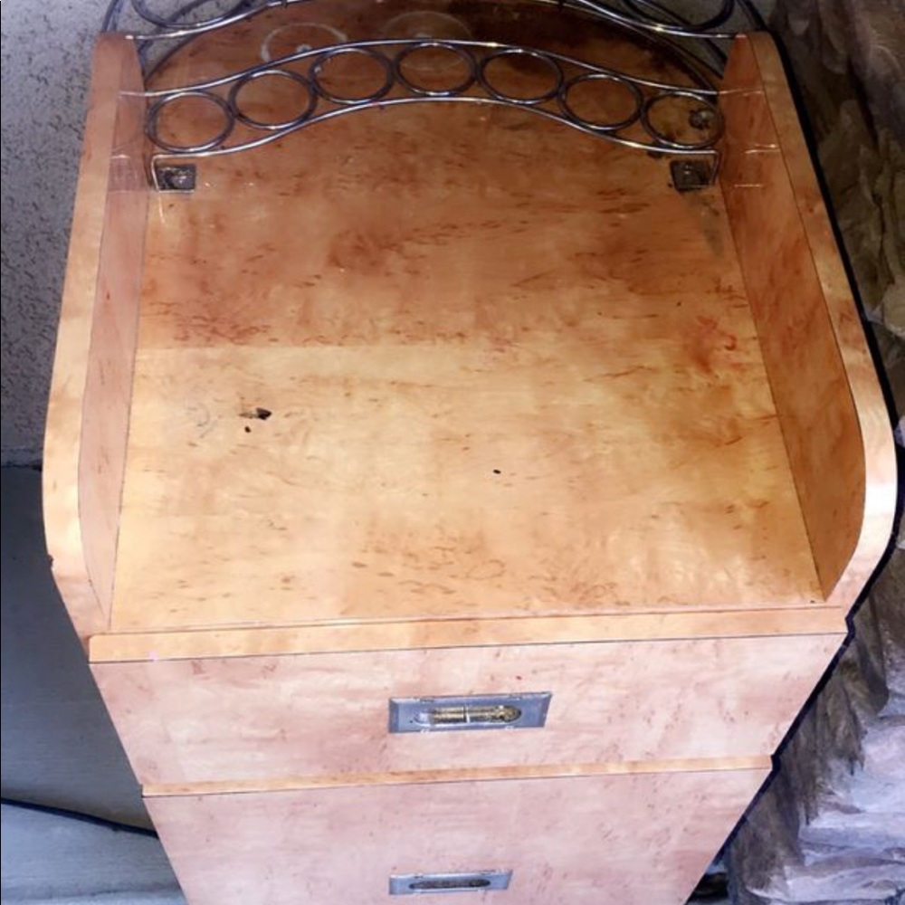 Makeup cabinet